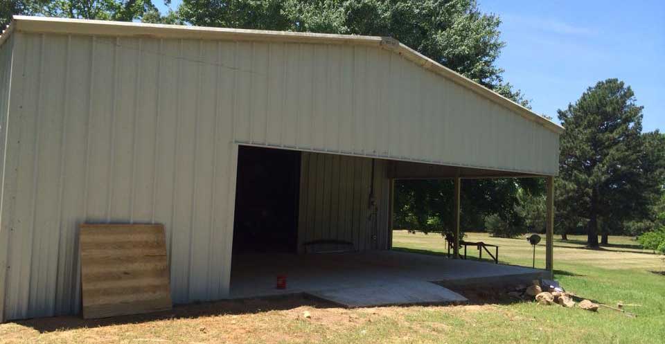 Metal buildings can provide a versatile, reliable structure on your property that can be used in a variety of ways. They can be used as extra space to store cars, trucks or other types of machinery or tools. Metal buildings can also be used as workshops, offices or barns.